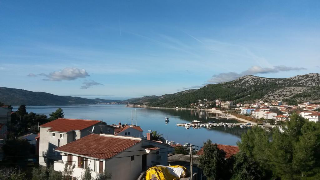 Apartments Skipper Seget Vranjica Szoba fotó